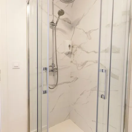 Covelodge - 500m Playa, 10min En Coche, Taxi Privado - Con Coste *